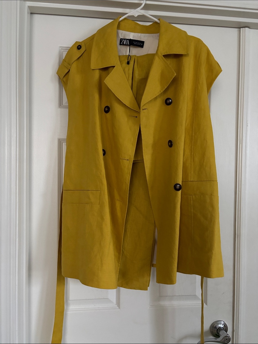 Zara Sleeveless Double-Breasted Trench style jacket plus pants in Mustard